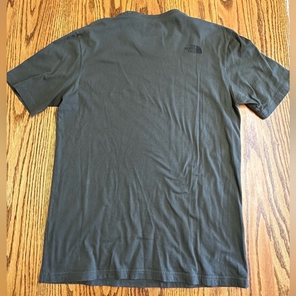 North Face Men’s Shirt, Medium - Picture 4 of 4